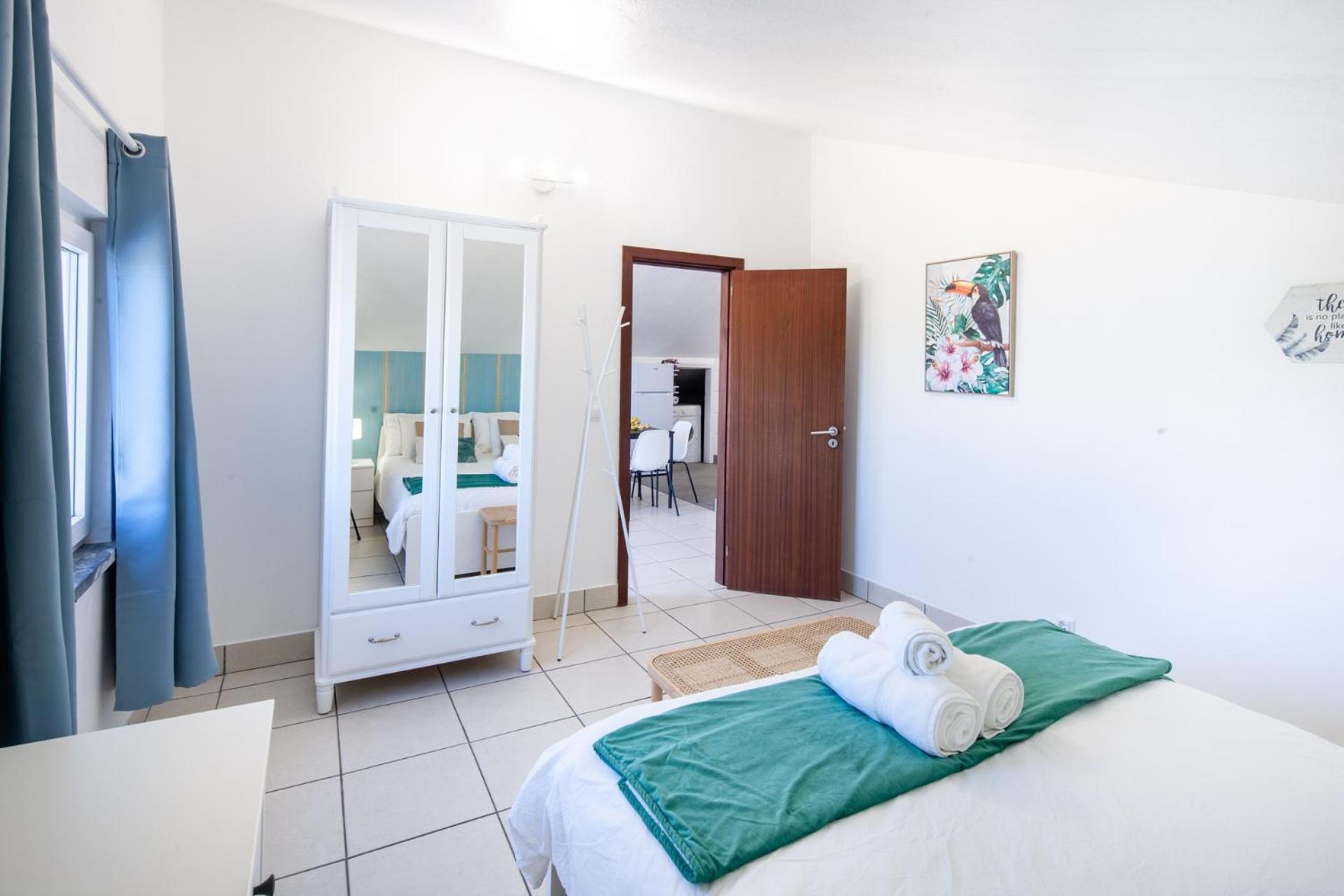 Silvercoast Apartments - Swimming Pool & Jacuzzi Atouguia Da Baleia Bagian luar foto